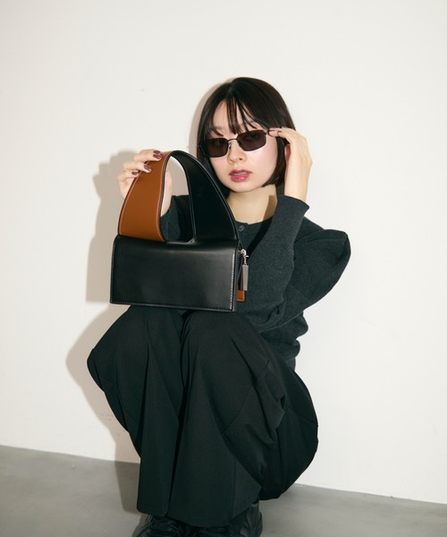 TONER（トナー）の「バイカラーブロックハンドルバッグ/ロゴプレート付き（ハンドバッグ・レディース・ブラック/ブラウン・FREE）」の8枚目の写真