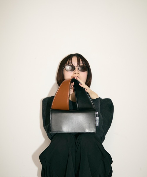 TONER（トナー）の「バイカラーブロックハンドルバッグ/ロゴプレート付き（ハンドバッグ・レディース・ブラック/ブラウン・FREE）」の18枚目の写真