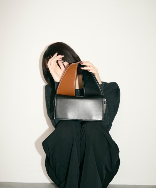 TONER（トナー）の「バイカラーブロックハンドルバッグ/ロゴプレート付き（ハンドバッグ・レディース・ブラック/ブラウン・FREE）」の19枚目の写真