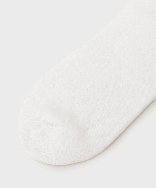 tk.TAKEO KIKUCHI（ティーケータケオキクチ）の「【別注】FRUIT OF THE LOOM ルーズフィットソックス（ソックス/靴下・メンズ・ブラック/ホワイト・00）」の5枚目の写真