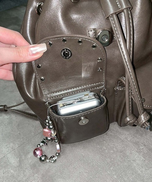 ENVYM（アンビー）の「スタッズ ミニ リュック（バックパック/リュック・レディース・ブラック/モカ・FREE）」の19枚目の写真