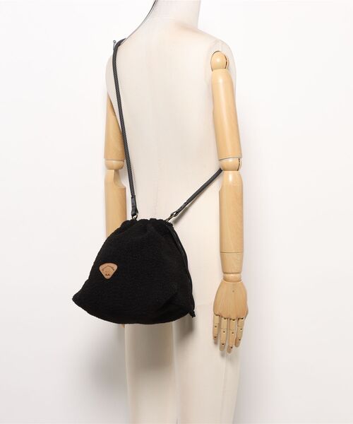BILLABONG（ビラボン）の「【BILLABONG/ビラボン】BOA SHOULDER BAG/もこもこボア巾着(きんちゃく)バッグ（ショルダーバッグ・レディース・ブラック/レオパード・FREE）」の4枚目の写真