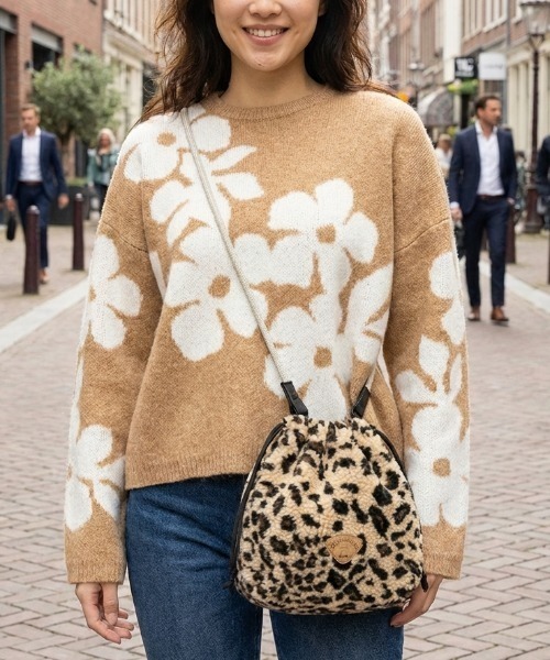 BILLABONG（ビラボン）の「【BILLABONG/ビラボン】BOA SHOULDER BAG/もこもこボア巾着(きんちゃく)バッグ（ショルダーバッグ・レディース・ブラック/レオパード・FREE）」の2枚目の写真