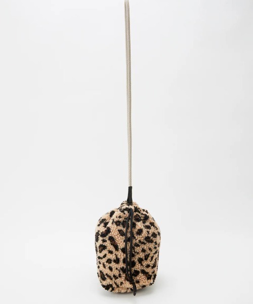 BILLABONG（ビラボン）の「【BILLABONG/ビラボン】BOA SHOULDER BAG/もこもこボア巾着(きんちゃく)バッグ（ショルダーバッグ・レディース・ブラック/レオパード・FREE）」の8枚目の写真
