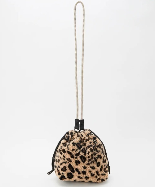 BILLABONG（ビラボン）の「【BILLABONG/ビラボン】BOA SHOULDER BAG/もこもこボア巾着(きんちゃく)バッグ（ショルダーバッグ・レディース・ブラック/レオパード・FREE）」の9枚目の写真