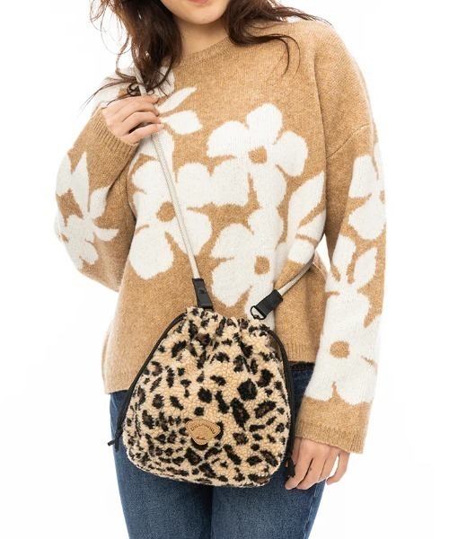 BILLABONG（ビラボン）の「【BILLABONG/ビラボン】BOA SHOULDER BAG/もこもこボア巾着(きんちゃく)バッグ（ショルダーバッグ・レディース・ブラック/レオパード・FREE）」の6枚目の写真