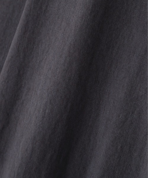 MHL.（エムエイチエル）の「COTTON NYLON PLAINWEAVE（ブルゾン・メンズ・グレー/インディゴブルー・MEDIUM/LARGE）」の7枚目の写真