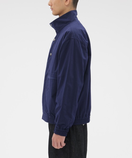 MHL.（エムエイチエル）の「COTTON NYLON PLAINWEAVE（ブルゾン・メンズ・グレー/インディゴブルー・MEDIUM/LARGE）」の9枚目の写真
