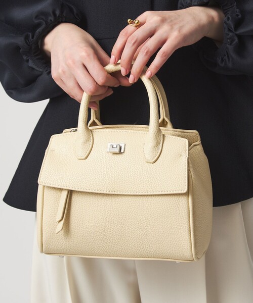 green label relaxing（グリーンレーベルリラクシング）の「2WAY 金具 ミニボストンバッグ（ボストンバッグ・レディース・ナチュラル/ブラック/ブラウン系・FREE）」の3枚目の写真