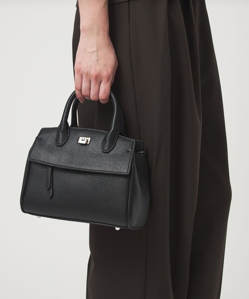 green label relaxing（グリーンレーベルリラクシング）の「2WAY 金具 ミニボストンバッグ（ボストンバッグ・レディース・ナチュラル/ブラック/ブラウン系・FREE）」の2枚目の写真