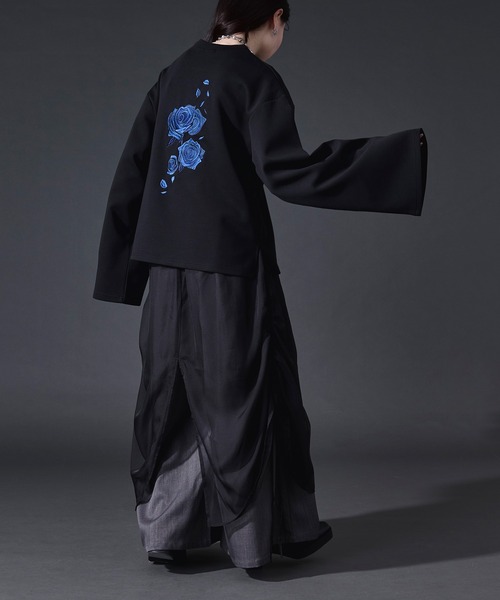 Ellno Loset(エルノロゼット)の「バックフラワー刺繍ポンチロンT(Tシャツ/カットソー・メンズ・ブラック/オフホワイト・LARGE/MEDIUM/SMALL)」の17枚目の写真
