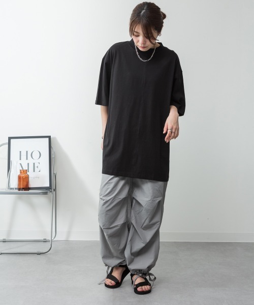 aity(アイティ)の「M-5L オーバーサイズ コットンパネルTシャツ(Tシャツ/カットソー・レディース・オフホワイト/チャコールグレー/ブラック/ミント/杢グレー・4L~5L/LL~3L/M~L)」の21枚目の写真