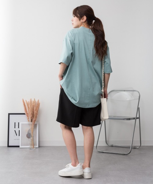 aity(アイティ)の「M-5L オーバーサイズ コットンパネルTシャツ(Tシャツ/カットソー・レディース・オフホワイト/チャコールグレー/ブラック/ミント/杢グレー・4L~5L/LL~3L/M~L)」の16枚目の写真