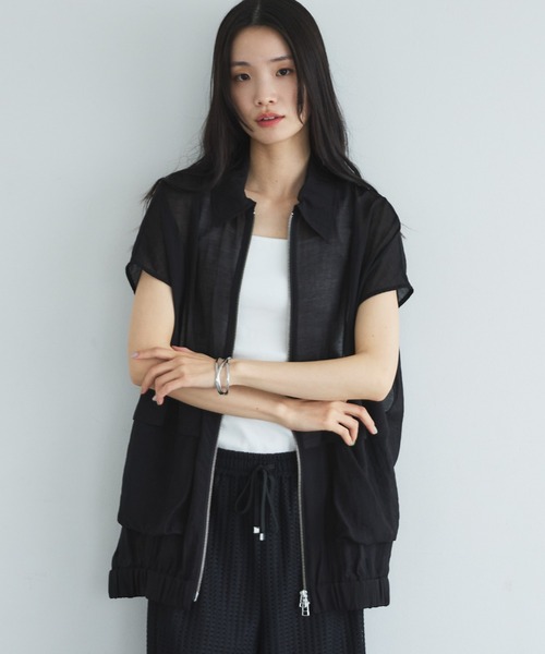 Doux archives(ドゥアルシーヴ)の「【WEB限定カラー有】フレンチスリーブジップシアージャケット(ブルゾン・レディース・ベージュ/チャコールグレー/ブラック・FREE)」の2枚目の写真