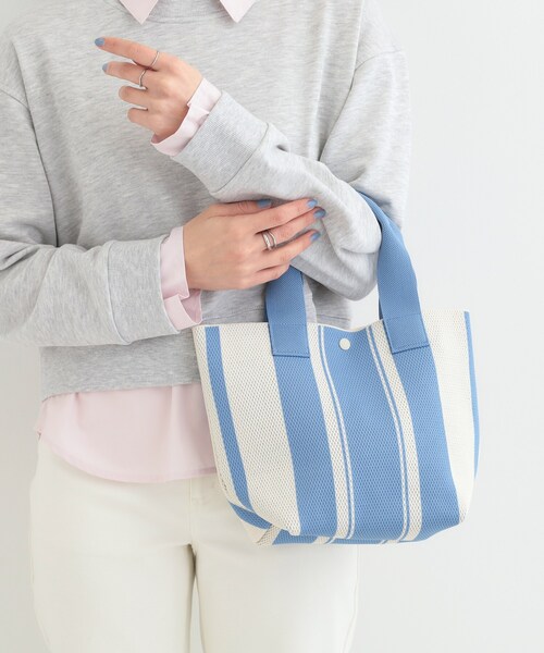 SHOO・LA・RUE（シューラルー）の「ニットランチトートバッグ（トートバッグ・レディース・グレー系3/ブラック系5/ブラック系/ブルー系・00）」の4枚目の写真