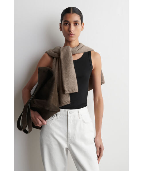 COS(コス)の「リブ編みコットンタンクトップ(タンクトップ・レディース・ホワイト系/ブラック/ベージュ系その他/ホワイト×グリーン/ブラウン系その他・XS/36/38/L/M)」の1枚目の写真