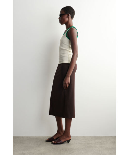 COS(コス)の「リブ編みコットンタンクトップ(タンクトップ・レディース・ホワイト系/ブラック/ベージュ系その他/ホワイト×グリーン/ブラウン系その他・XS/36/38/L/M)」の19枚目の写真