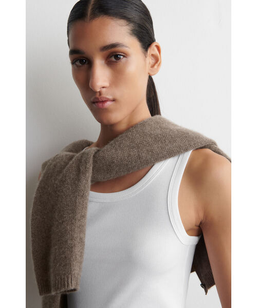 COS(コス)の「リブ編みコットンタンクトップ(タンクトップ・レディース・ホワイト系/ブラック/ベージュ系その他/ホワイト×グリーン/ブラウン系その他・XS/36/38/L/M)」の8枚目の写真