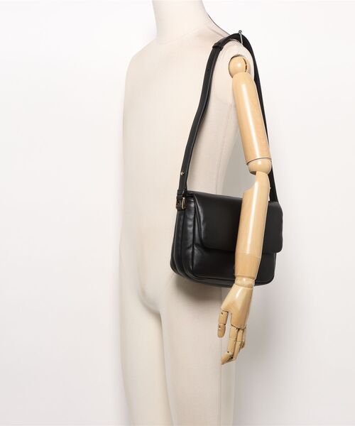 A.P.C.（アーペーセー）の「SAC GRACE SOFT（ショルダーバッグ・レディース・ブラック・ONESIZE）」の5枚目の写真