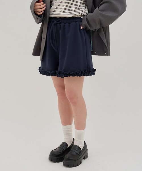 DISCOAT(ディスコート)の「【umm.】フリルショートパンツ(その他パンツ・レディース・グレー/ライトベージュ/ネイビー・FREE)」の3枚目の写真