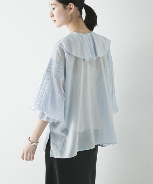 URBAN RESEARCH（アーバンリサーチ）の「『一部WEB限定カラー』コットンボイルラッフルブラウス（シャツ/ブラウス・レディース・ブラウン/イエロー/ブルー系その他/オフホワイト・FREE）」の3枚目の写真