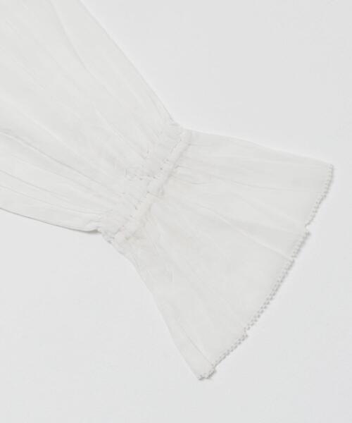 URBAN RESEARCH（アーバンリサーチ）の「『一部WEB限定カラー』コットンボイルラッフルブラウス（シャツ/ブラウス・レディース・ブラウン/イエロー/ブルー系その他/オフホワイト・FREE）」の16枚目の写真