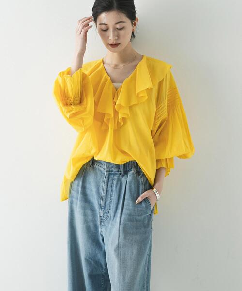 URBAN RESEARCH（アーバンリサーチ）の「『一部WEB限定カラー』コットンボイルラッフルブラウス（シャツ/ブラウス・レディース・ブラウン/イエロー/ブルー系その他/オフホワイト・FREE）」の18枚目の写真