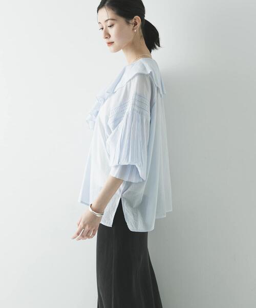 URBAN RESEARCH(アーバンリサーチ)の「『一部WEB限定カラー』コットンボイルラッフルブラウス(シャツ/ブラウス・レディース・ブラウン/イエロー/ブルー系その他/オフホワイト・FREE)」の8枚目の写真