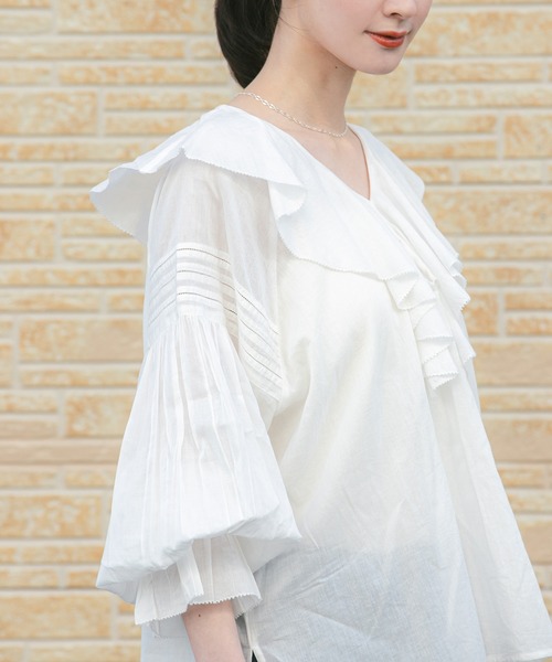 URBAN RESEARCH（アーバンリサーチ）の「コットンボイルラッフルブラウス（シャツ/ブラウス・レディース・ブラウン/イエロー/ブルー系その他/オフホワイト・FREE）」の5枚目の写真