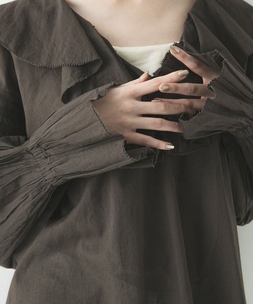 URBAN RESEARCH（アーバンリサーチ）の「コットンボイルラッフルブラウス（シャツ/ブラウス・レディース・ブラウン/イエロー/ブルー系その他/オフホワイト・FREE）」の19枚目の写真