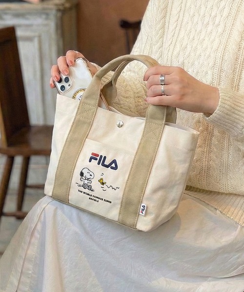 FILA(フィラ)の「FILA Peanuts/フィラ ピーナッツ SNOOPY トートバッグ キャンバス 内側仕切り(トートバッグ・レディース・ブラック/ベージュ/ネイビー・FREE)」の2枚目の写真