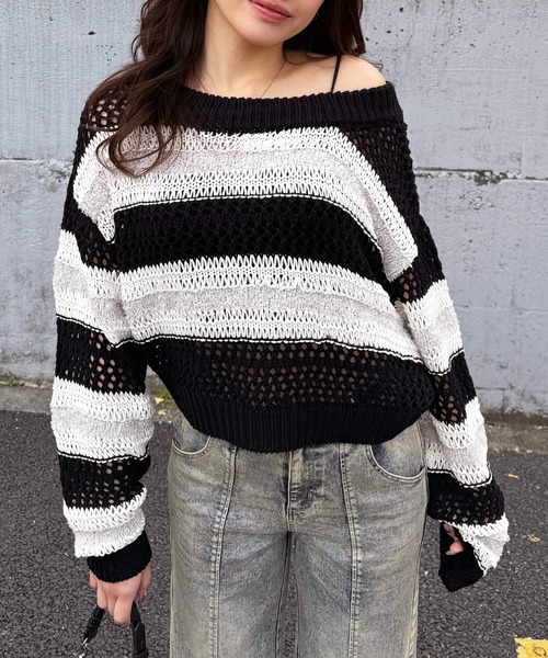 SPIRALGIRL(スパイラルガール)の「ボーダー透かし編みショートニット(ニット/セーター・レディース・ホワイト/ブラック/ブルー・FREE)」の5枚目の写真