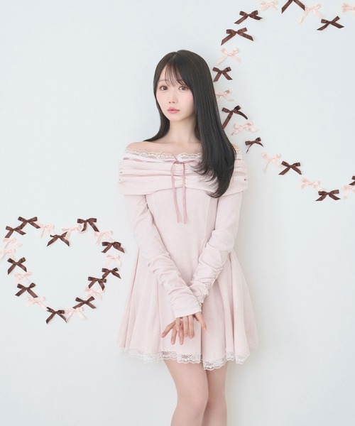 Rose Muse(ロゼミューズ)の「Off shoulder lace mini o/p(ワンピース・レディース・グレー/ピンク・FREE)」の4枚目の写真