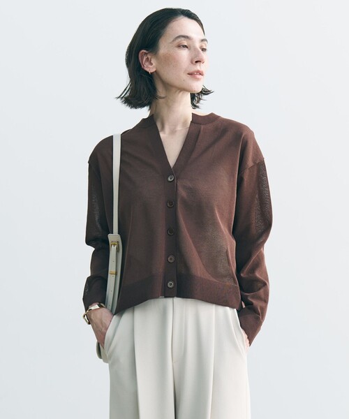 UNFILO（アンフィーロ）の「シアーフォルムニット キーネックカーディガン（カーディガン/ボレロ・レディース・ターコイズブルー系/ホワイト系/ブラック系/ダークブラウン系/ピンク系/ライトグレー系・MEDIUM/SMALL）」の10枚目の写真