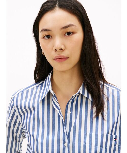 TOMMY HILFIGER（トミーヒルフィガー）の「AF ESS POPLIN EASY FIT SHIRT（シャツ/ブラウス・レディース・マルチ・32inch/34inch/36inch）」の2枚目の写真