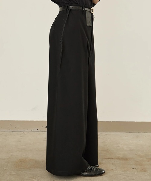 I'm here:(アイムヒアー)の「【i'm here :】" TUBE " PANTS(スラックス・メンズ・ネイビー/ブラック/ブラウン・L/M)」の7枚目の写真
