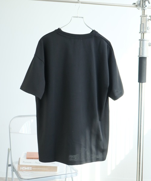 Disney(ディズニー)の「【Disney/ディズニー】 アートワークデザイン ラインストーン半袖クルーネックTシャツ(Tシャツ/カットソー・レディース・杢グレー/ブラック/サックスブルー/ラベンダー・M/L)」の5枚目の写真