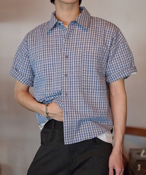 EPNK(イーピーエヌケー)の「Cropped Seersucker check Shirt / クロップドシアサッカーチェックシャツ(シャツ/ブラウス・メンズ・ブラック/サックスブルー/アイボリー・SMALL/MEDIUM/LARGE)」の3枚目の写真