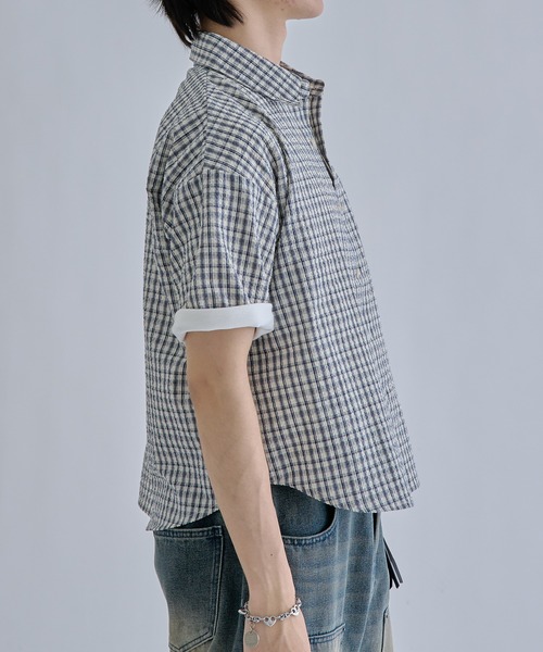 EPNK(イーピーエヌケー)の「Cropped Seersucker check Shirt / クロップドシアサッカーチェックシャツ(シャツ/ブラウス・メンズ・ブラック/サックスブルー/アイボリー・SMALL/MEDIUM/LARGE)」の6枚目の写真