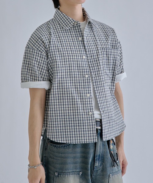 EPNK(イーピーエヌケー)の「Cropped Seersucker check Shirt / クロップドシアサッカーチェックシャツ(シャツ/ブラウス・メンズ・ブラック/サックスブルー/アイボリー・SMALL/MEDIUM/LARGE)」の7枚目の写真