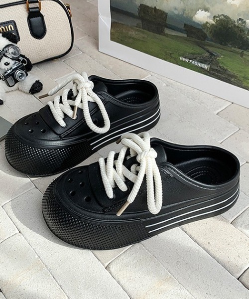Vipoa（ヴィポア）の「Laceup slipon Crocs（サンダル・レディース・ホワイト/ブラック/ピンク・MEDIUM/SMALL/LARGE）」の10枚目の写真