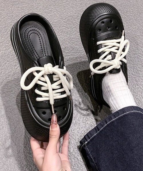 Vipoa（ヴィポア）の「Laceup slipon Crocs（サンダル・レディース・ホワイト/ブラック/ピンク・MEDIUM/SMALL/LARGE）」の5枚目の写真