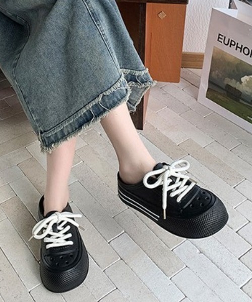 Vipoa（ヴィポア）の「Laceup slipon Crocs（サンダル・レディース・ホワイト/ブラック/ピンク・MEDIUM/SMALL/LARGE）」の14枚目の写真