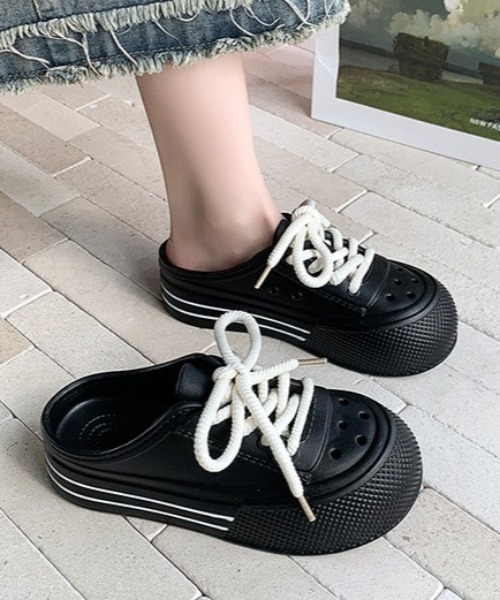 Vipoa（ヴィポア）の「Laceup slipon Crocs（サンダル・レディース・ホワイト/ブラック/ピンク・MEDIUM/SMALL/LARGE）」の12枚目の写真