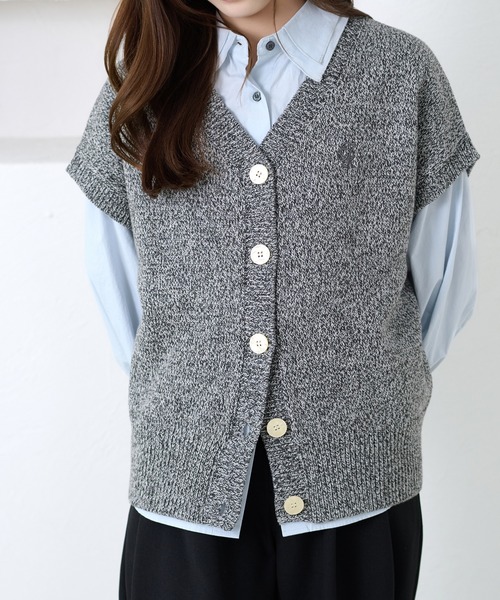 apres jour clair(アプレジュールクレア)の「【apres jour clair】刺繍デザインニットベスト(ニット/セーター・レディース・グリーン/アイボリー/チャコールグレー・フリー/X-LARGE)」の4枚目の写真