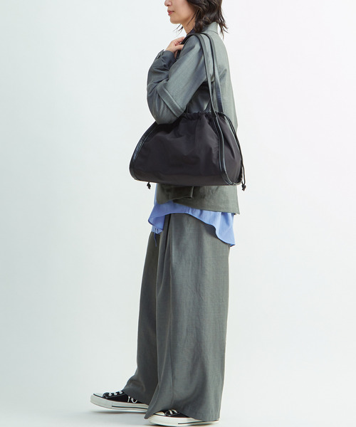 CONVERSE TOKYO(コンバーストウキョウ)の「GATHERED HANDLE TOTE BAG(トートバッグ・レディース・ブラック/グレー・FREE)」の5枚目の写真