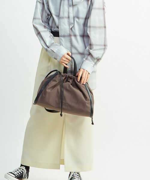 CONVERSE TOKYO(コンバーストウキョウ)の「GATHERED HANDLE TOTE BAG(トートバッグ・レディース・ブラック/グレー・FREE)」の7枚目の写真