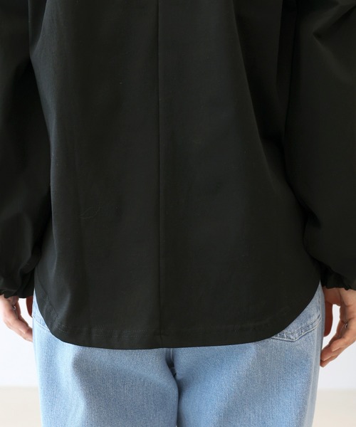 Aletta vita(アレッタビータ)の「機能性袖ドロスト異素材ブラウスプルオーバー(Tシャツ/カットソー・レディース・ブラック/オフホワイト・FREE)」の4枚目の写真