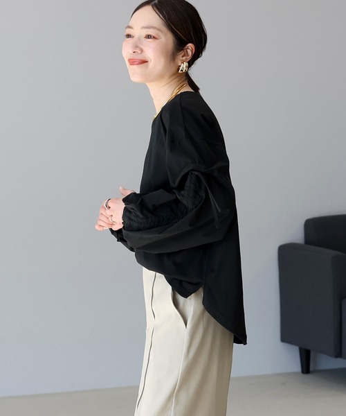 Aletta vita(アレッタビータ)の「機能性袖ドロスト異素材ブラウスプルオーバー(Tシャツ/カットソー・レディース・ブラック/オフホワイト・FREE)」の16枚目の写真