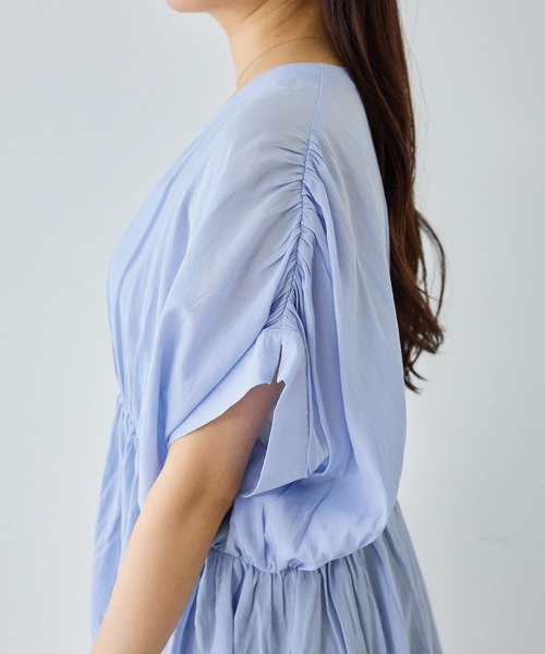 LAVEANGE(ラビアンジェ)の「フロントファスナーシアーブラウス(シャツ/ブラウス・レディース・ブラック/サックスブルー/オフホワイト・M/LL/3L/4L/5L)」の10枚目の写真